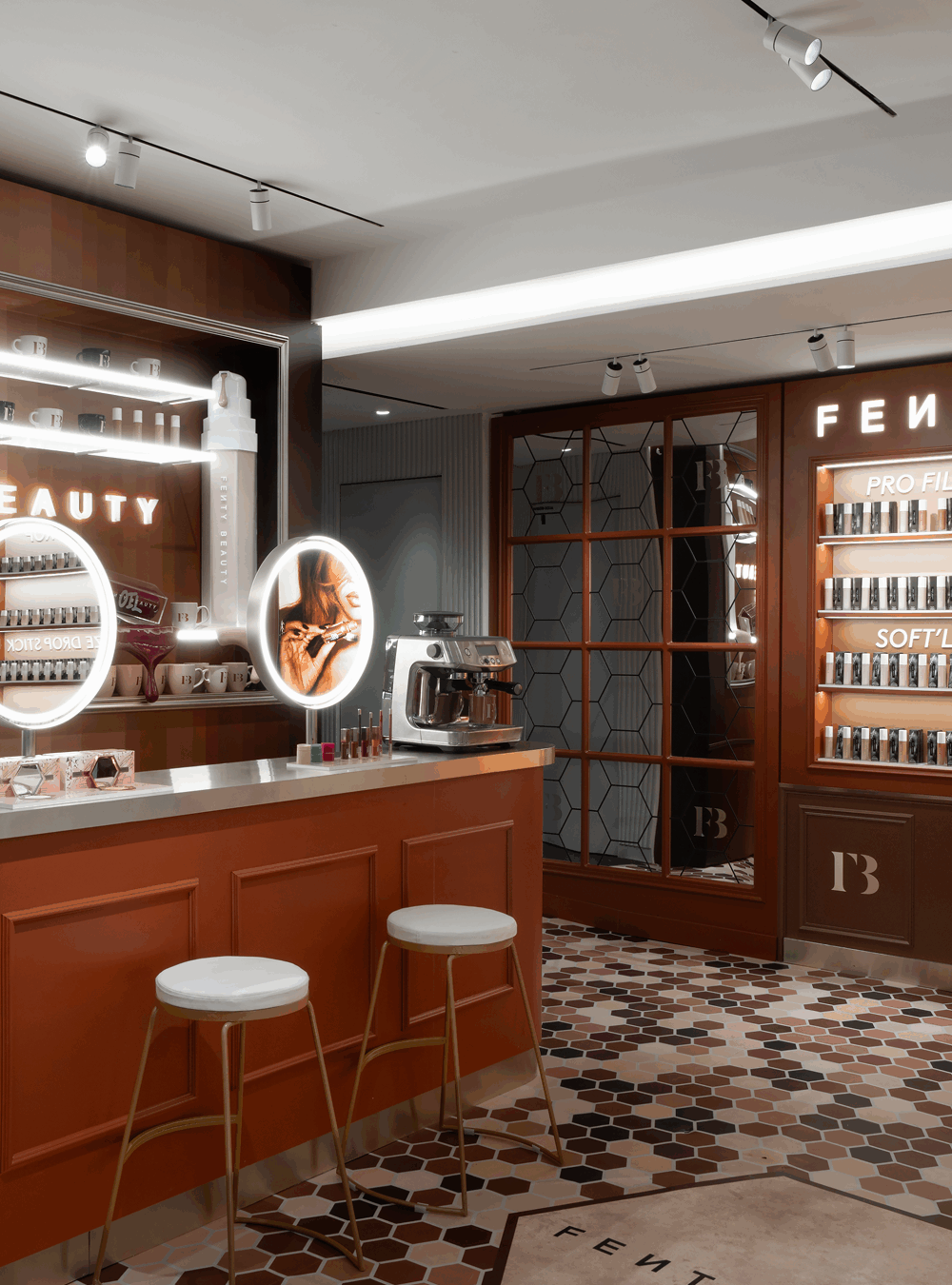 Fenty-av-02